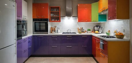 Como Escolher Móveis de Cozinha em Cores Vibrantes para um Ambiente Alegre e Moderno